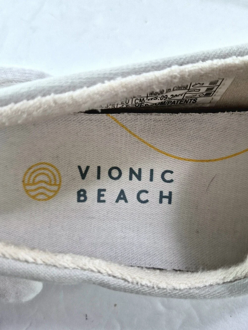 Vionic Beach Marshall Canvas Laceless Slip-On Sneaker Vapor Gray 8.5 Orthotic.